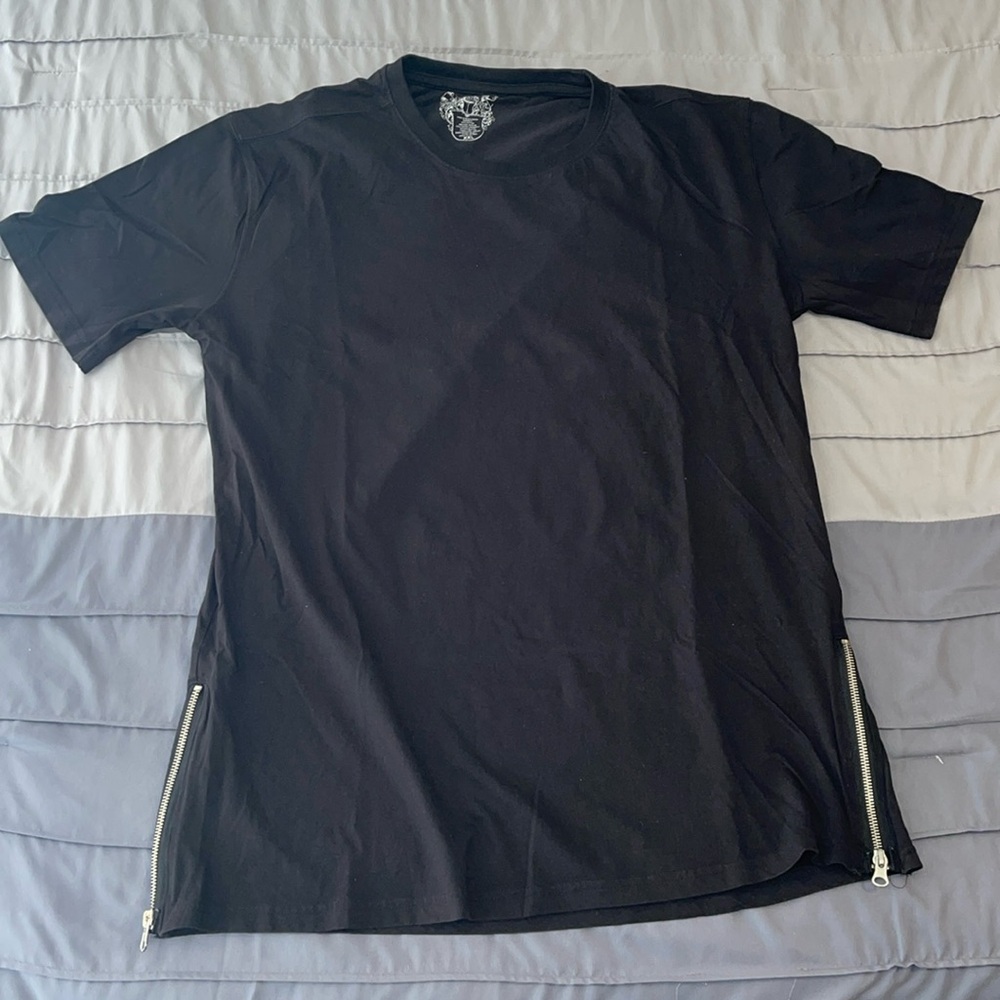 Beyond the limit men tee with side zippers